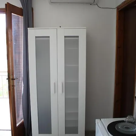 Nikos Apartament *