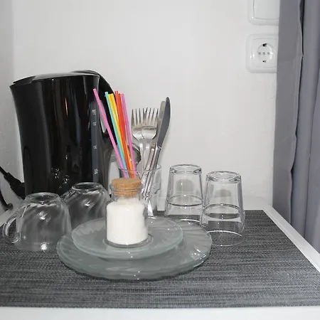 Nikos Apartament *